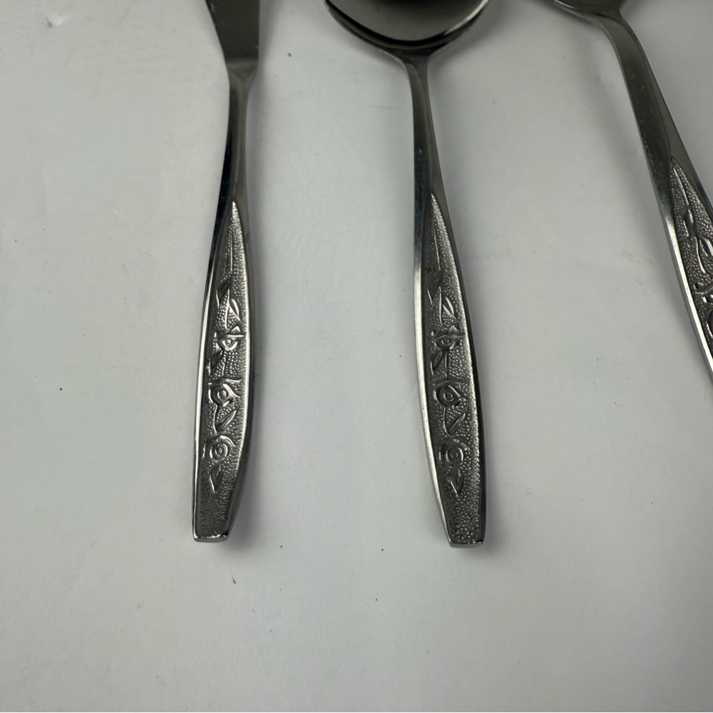 Ekco Eterna Stainless Flatware ROSE COTILLION 8 Piece Lot Spoons Knife - Picture 2 of 4